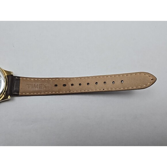 Timex Easy Reader Indiglo Gold Tone 35mm Quartz Watch Leather New Battery WR 30M - Picture 11 of 13